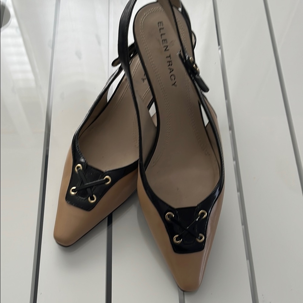 Ellen Tracy Black and Tan Elegant Heels